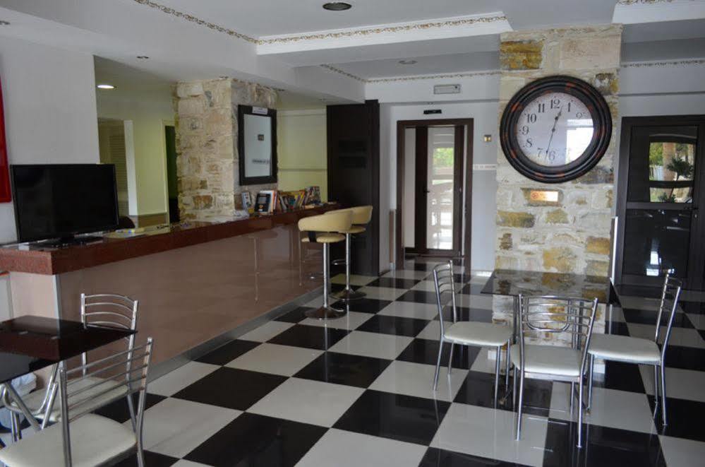 Hotel Vergi Ворокліні Екстер'єр фото