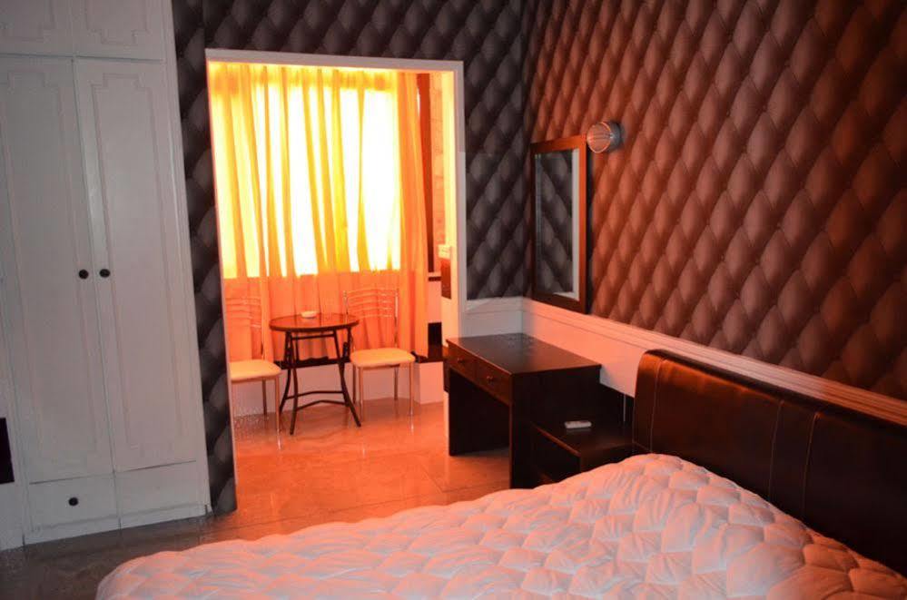 Hotel Vergi Ворокліні Екстер'єр фото