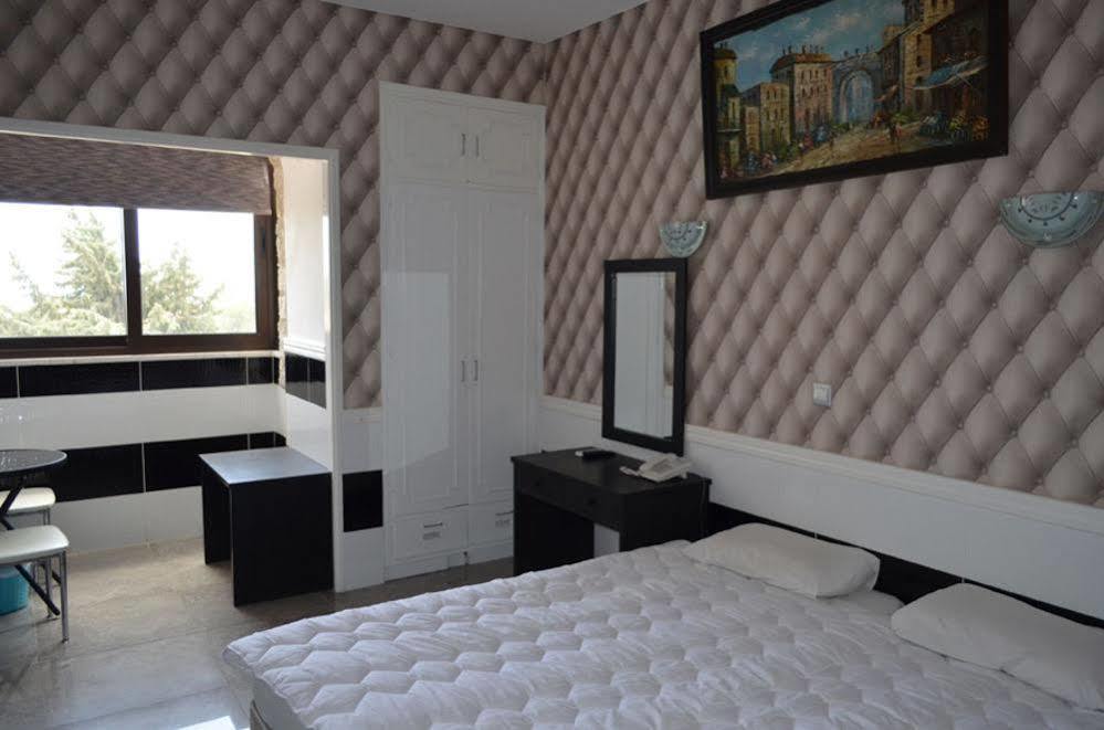 Hotel Vergi Ворокліні Екстер'єр фото